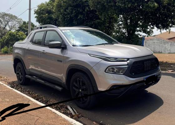 FIAT TORO 2.0 16V TURBO DIESEL ULTRA 4WD AT9 FIAT TORO 2.0 16V TURBO DIESEL ULTRA 4WD AT9